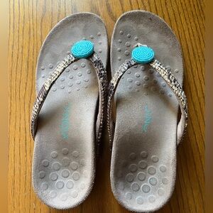 Vionic Felipa Snake Flip Flop with Turquoise Beading size 7